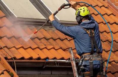 Démoussage et hydrofuge de toiture à Gernelle